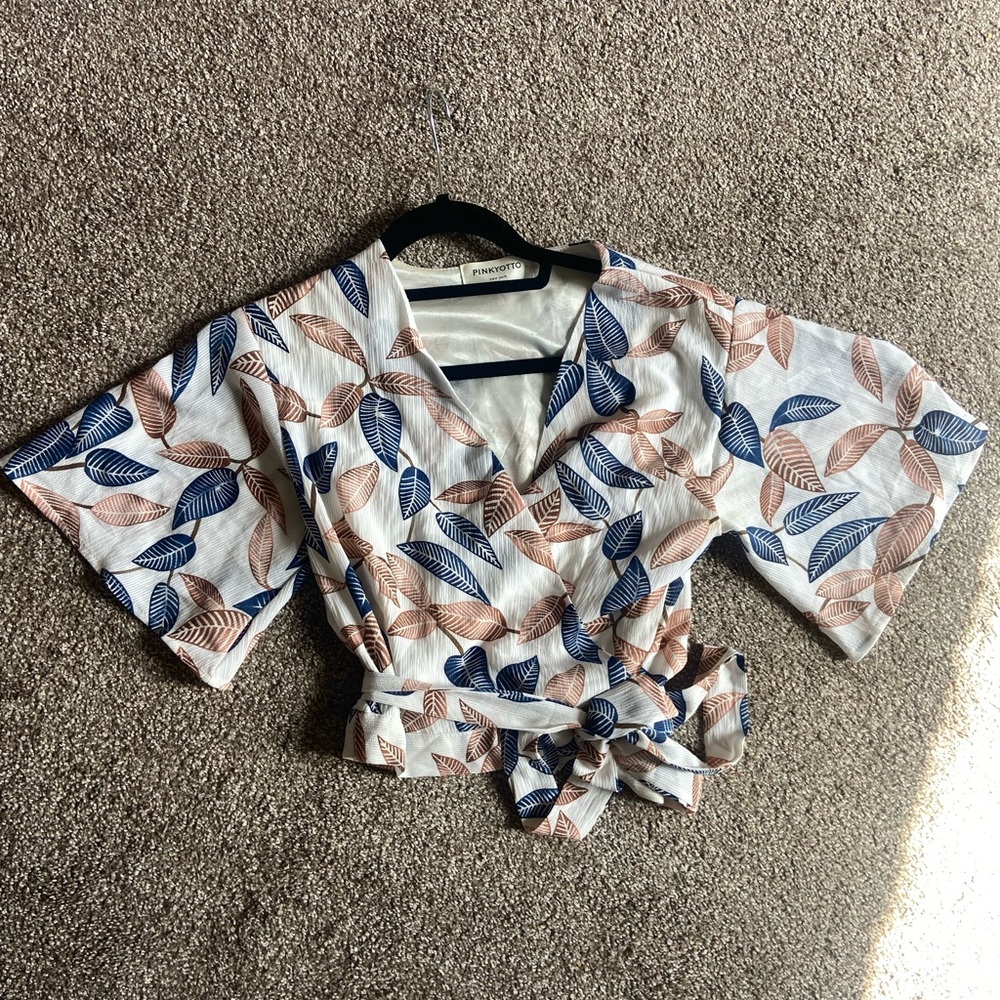 Pinkyotto Cropped Wrap Top